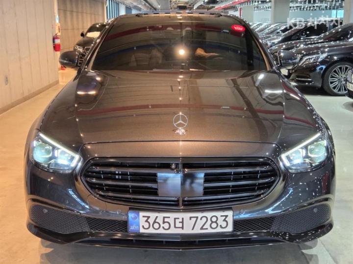 Mercedes-Benz E-Class W213 E300e 4MATIC Exclusive 3