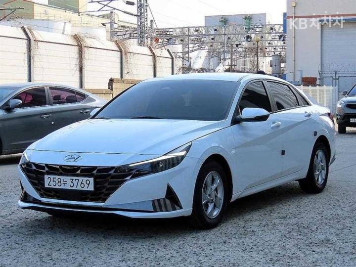 Hyundai Avante CN7 1.6 Gasoline Modern 3