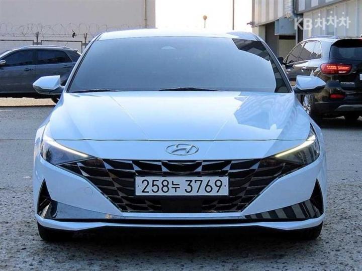 Hyundai Avante CN7 1.6 Gasoline Modern 5