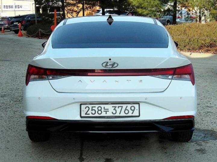 Hyundai Avante CN7 1.6 Gasoline Modern 6
