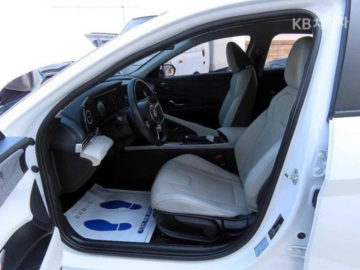 Hyundai Avante CN7 1.6 Gasoline Modern 7