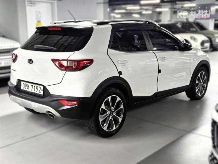 Kia Stonic Gasoline 1.4 MPI Prestige 4