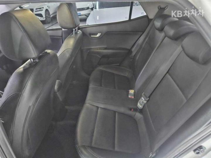 Kia Stonic Gasoline 1.4 MPI Prestige 10