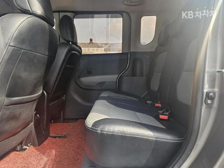 Kia Ray 1.0 Gasoline Signature 8