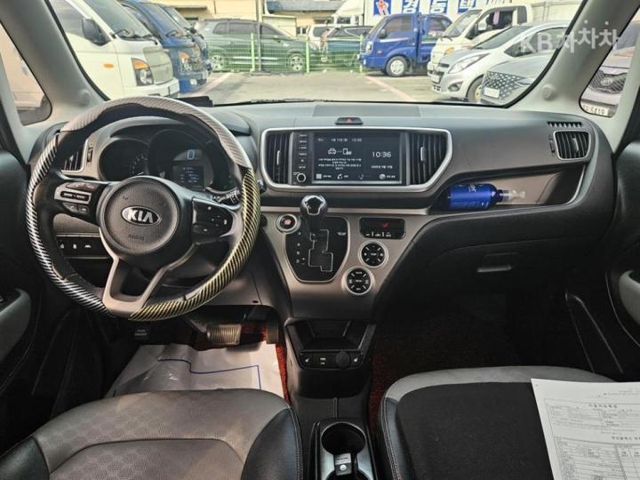 Kia Ray 1.0 Gasoline Signature 9