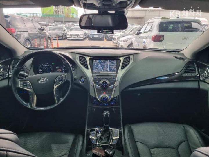 Hyundai Grandeur HG HG300 10