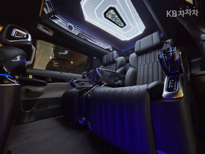 Kia Carnival High Limousine G3.5 GDI Signature 10