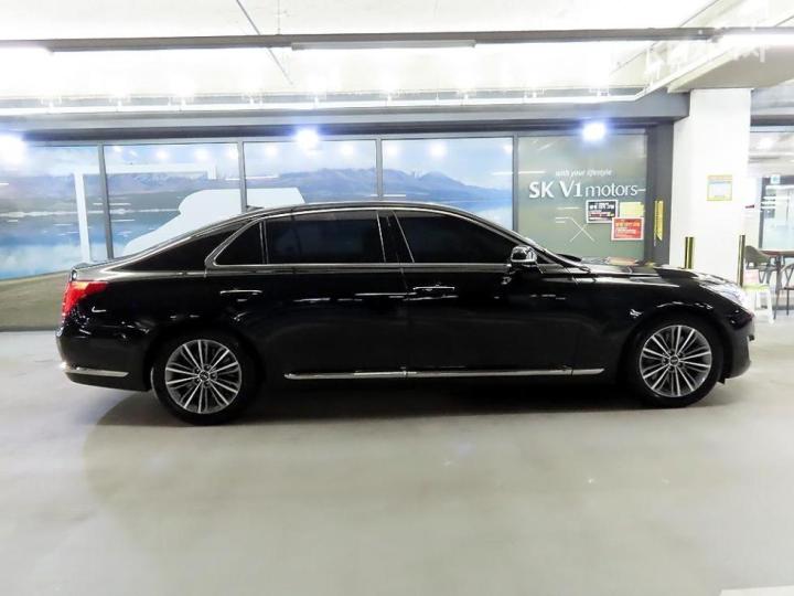 Genesis EQ900 3.8 GDI AWD Premium Luxury 4