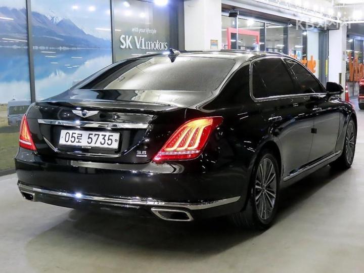 Genesis EQ900 3.8 GDI AWD Premium Luxury 5