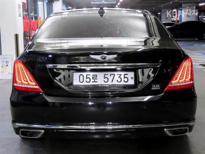 Genesis EQ900 3.8 GDI AWD Premium Luxury 6
