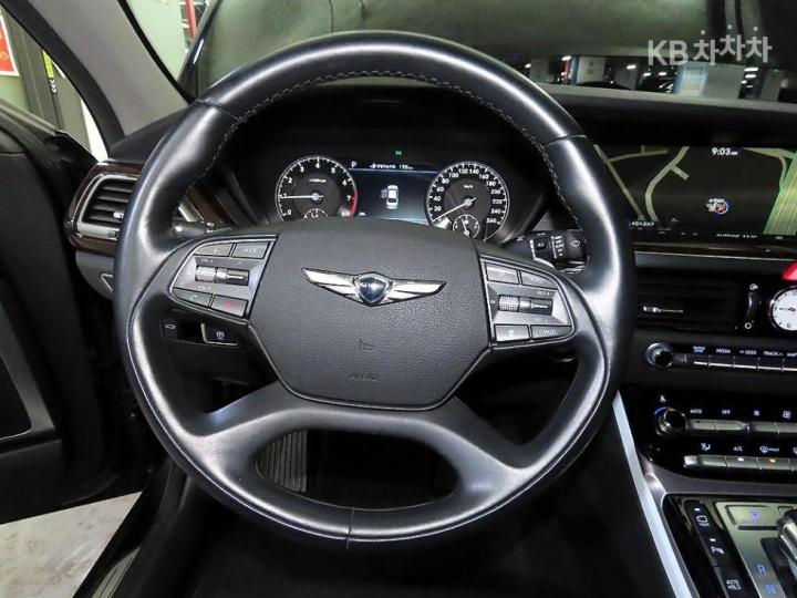 Genesis EQ900 3.8 GDI AWD Premium Luxury 9