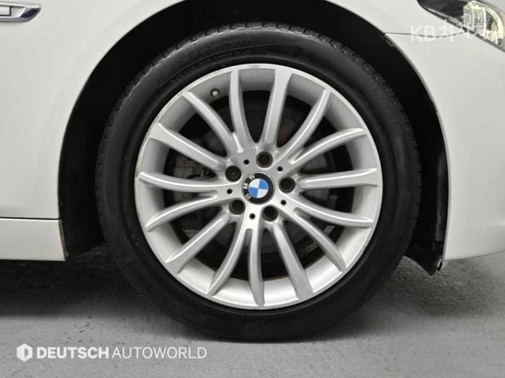 BMW 5 Series New 520d Luxury Plus F10 6