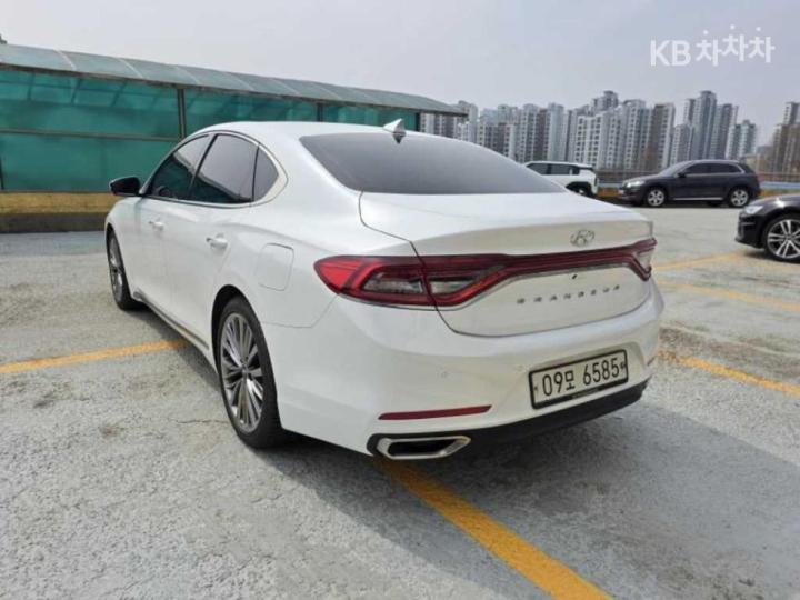 Hyundai Grandeur IG 2.4 Premium Special 5