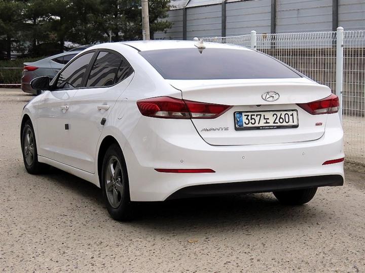 Hyundai Avante AD 1.6 GDi Smart 4
