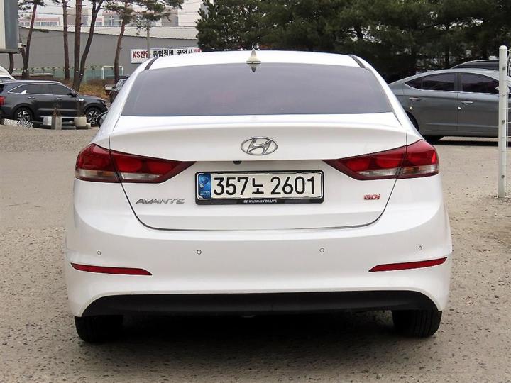 Hyundai Avante AD 1.6 GDi Smart 5