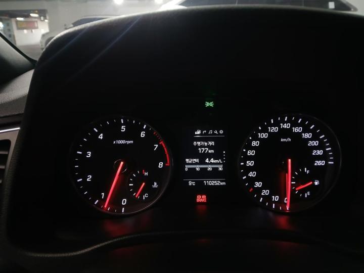 Hyundai Avante AD 1.6 T-GDi Sport 10