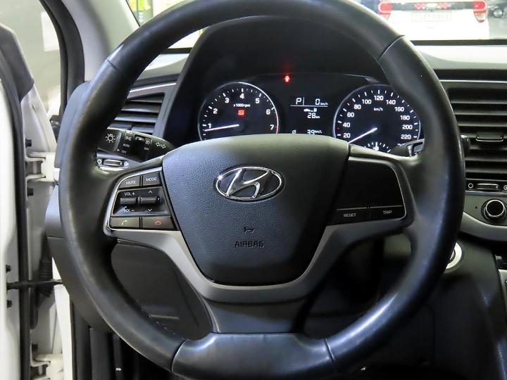 Hyundai Avante AD 1.6 GDi Smart 9