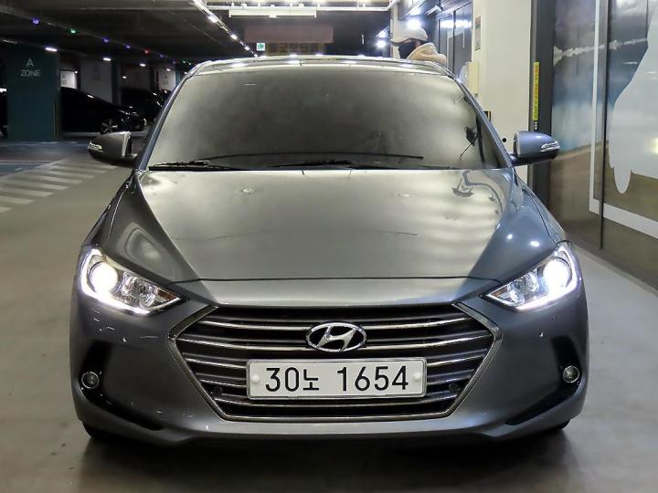 Hyundai Avante AD 1.6 GDi Premium 3