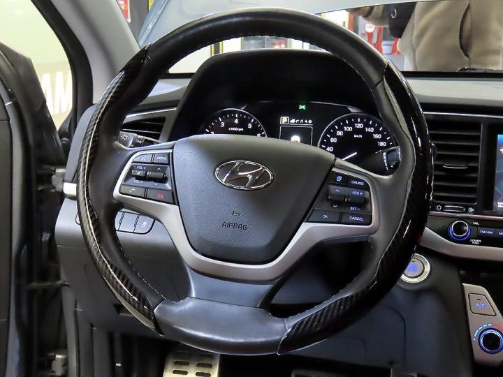 Hyundai Avante AD 1.6 GDi Premium 9