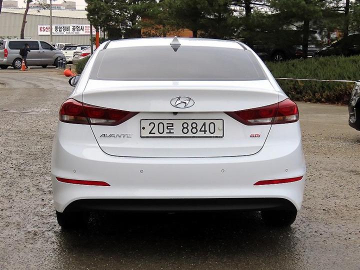 Hyundai Avante AD 1.6 GDi Premium 5