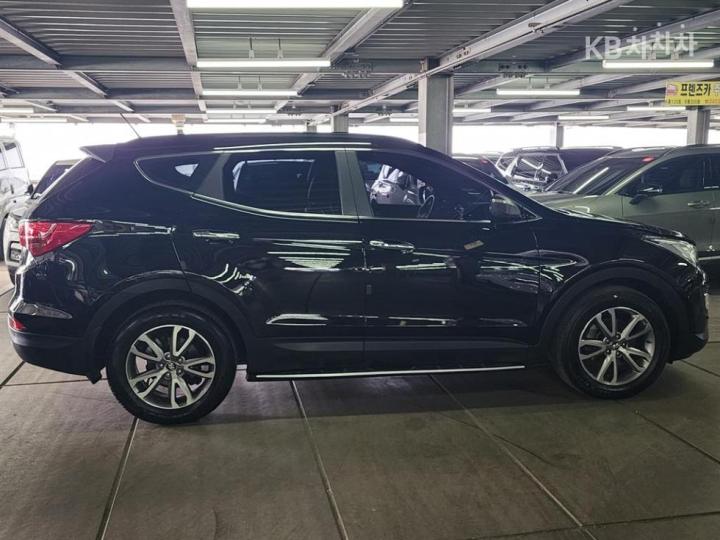 Hyundai Santa Fe DM R2.0 2WD PREMIUM Base Type 5