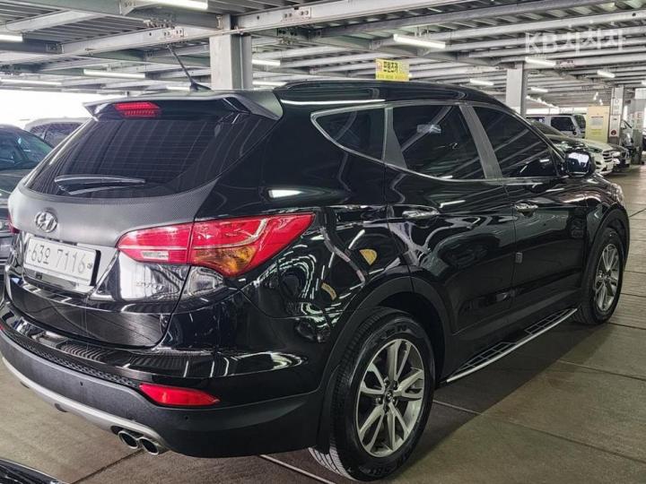 Hyundai Santa Fe DM R2.0 2WD PREMIUM Base Type 7