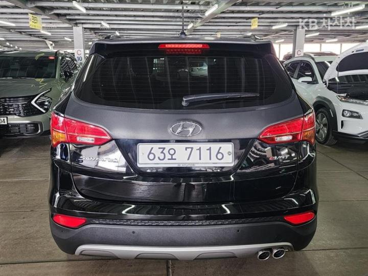 Hyundai Santa Fe DM R2.0 2WD PREMIUM Base Type 8