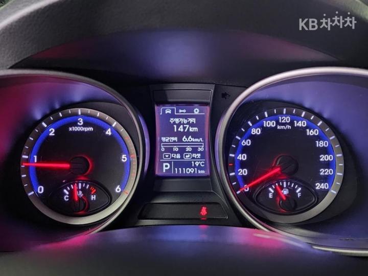 Hyundai Santa Fe DM R2.0 2WD PREMIUM Base Type 9