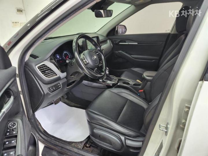 Kia Seltos 1.6 Gasoline Turbo 2WD Trendy 9