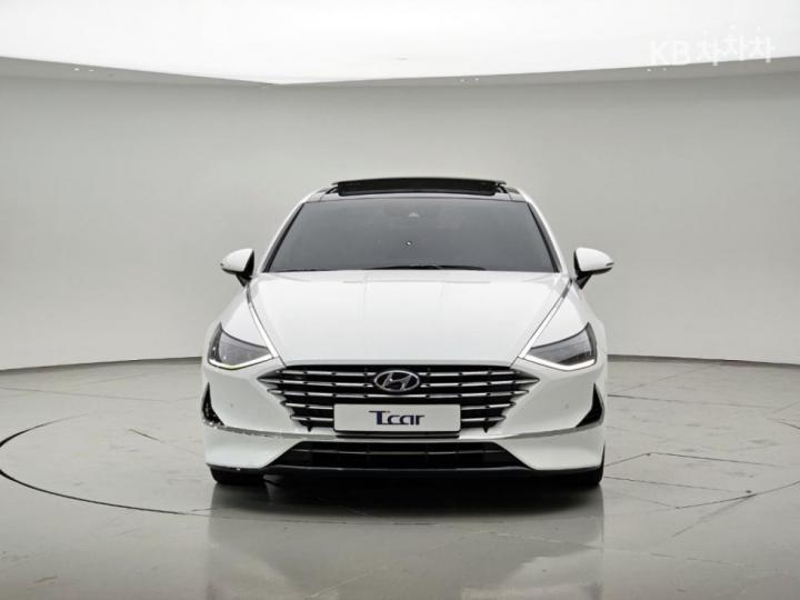 Hyundai Sonata Hybrid DN8 2.0 Hybrid Premium Plus 3