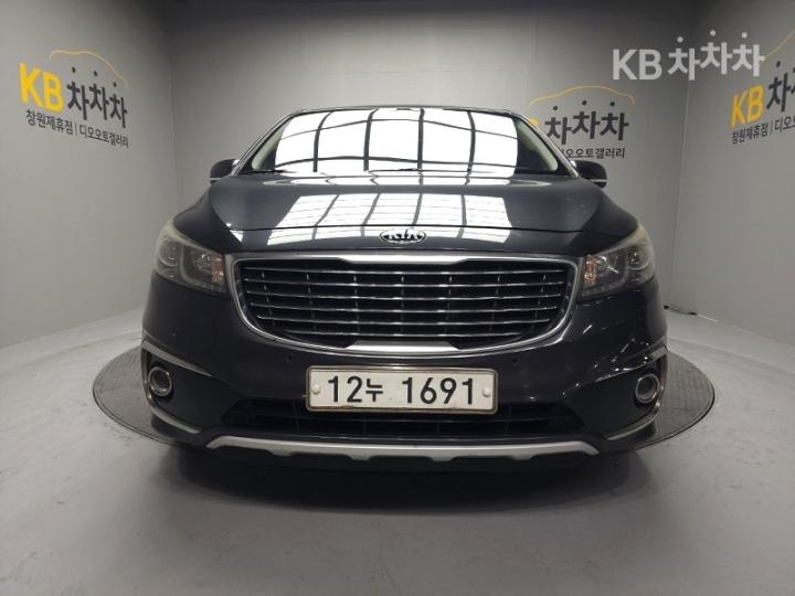 Kia Carnival 2.2 Diesel Luxury 4