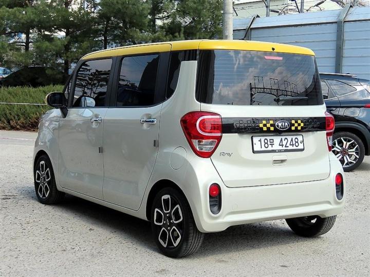 Kia Ray 1.0 Gasoline Prestige 4