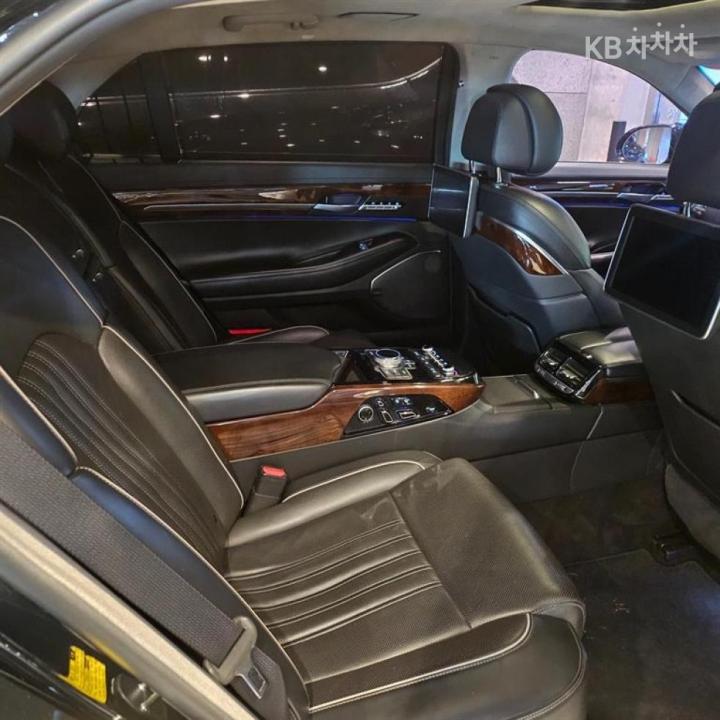 Genesis EQ900 5.0 GDI AWD Prestige 10