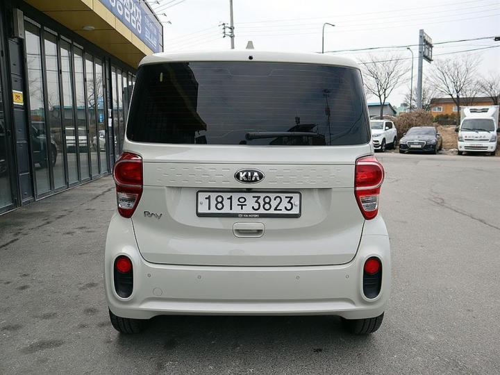 Kia Ray 1.0 Gasoline Signature 4