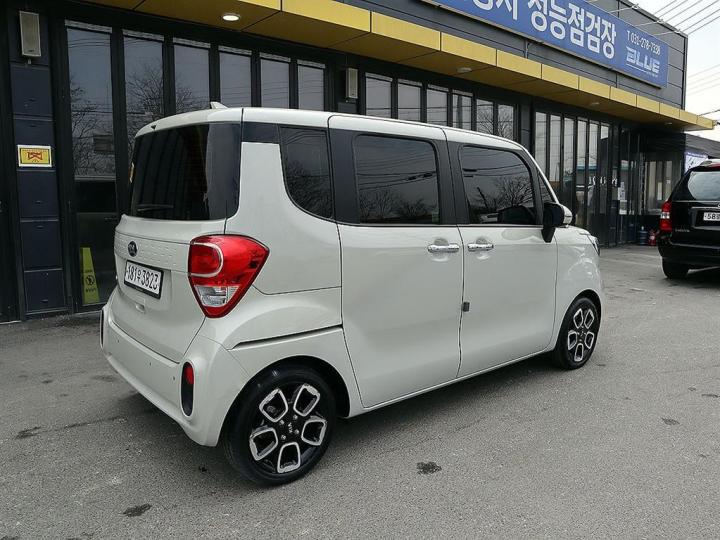 Kia Ray 1.0 Gasoline Signature 5