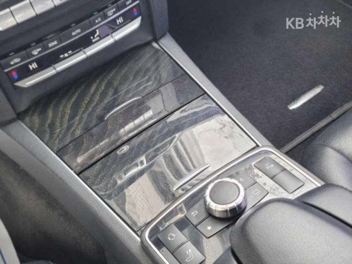 Mercedes-Benz E-Class New E200 Cabriolet A207 8