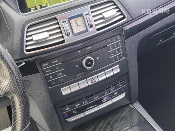 Mercedes-Benz E-Class New E200 Cabriolet A207 10