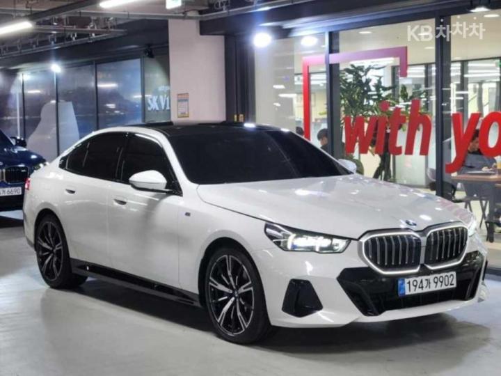 BMW 5 Series New G60 530i xDrive M Sport 2