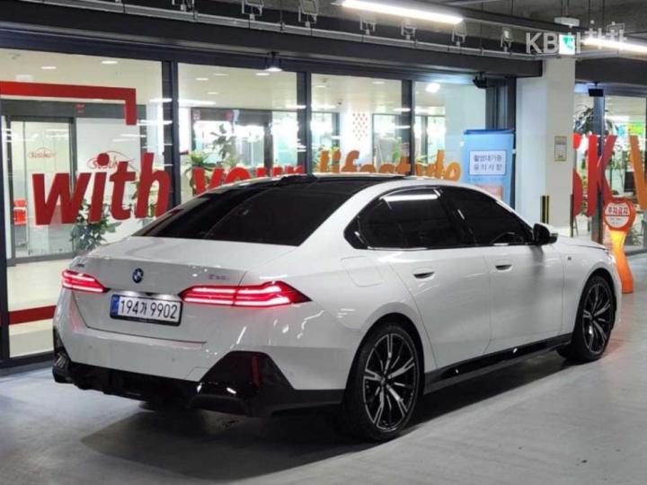 BMW 5 Series New G60 530i xDrive M Sport 5