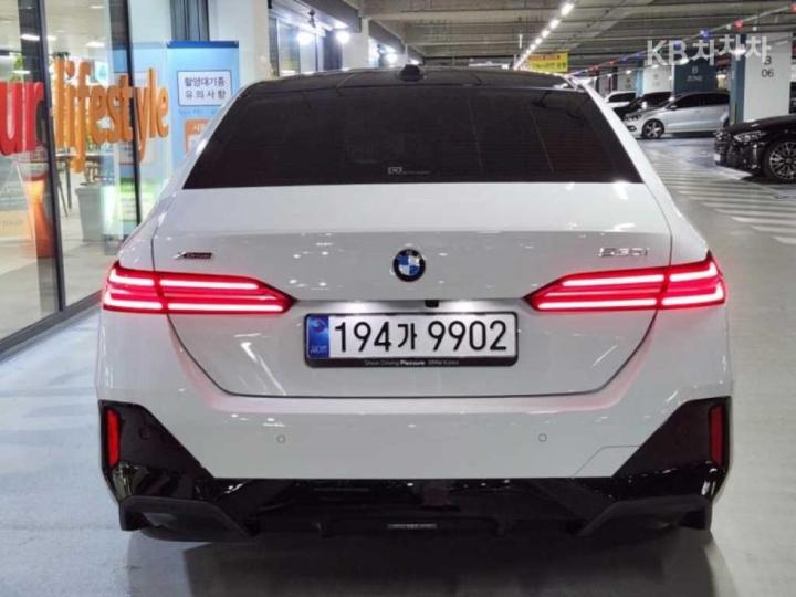 BMW 5 Series New G60 530i xDrive M Sport 6