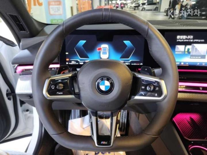 BMW 5 Series New G60 530i xDrive M Sport 9