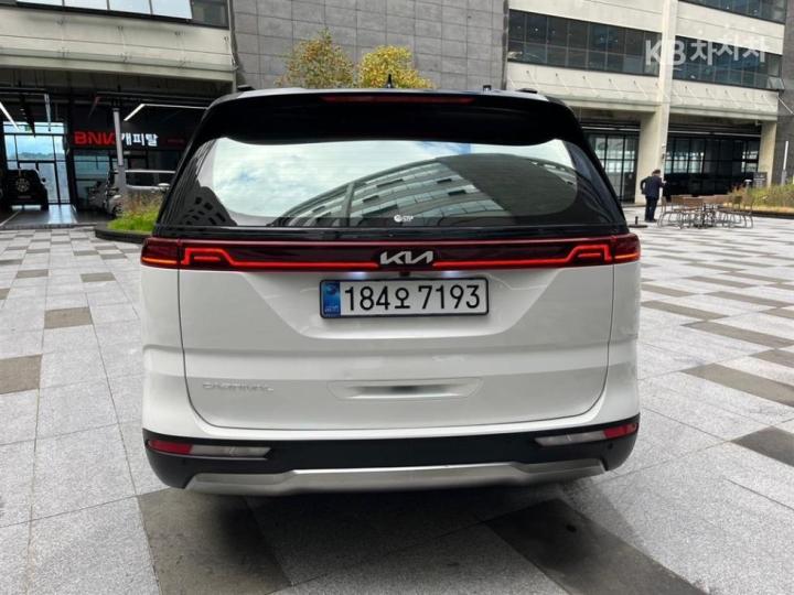 Kia Carnival G3.5 GDI Signature 5