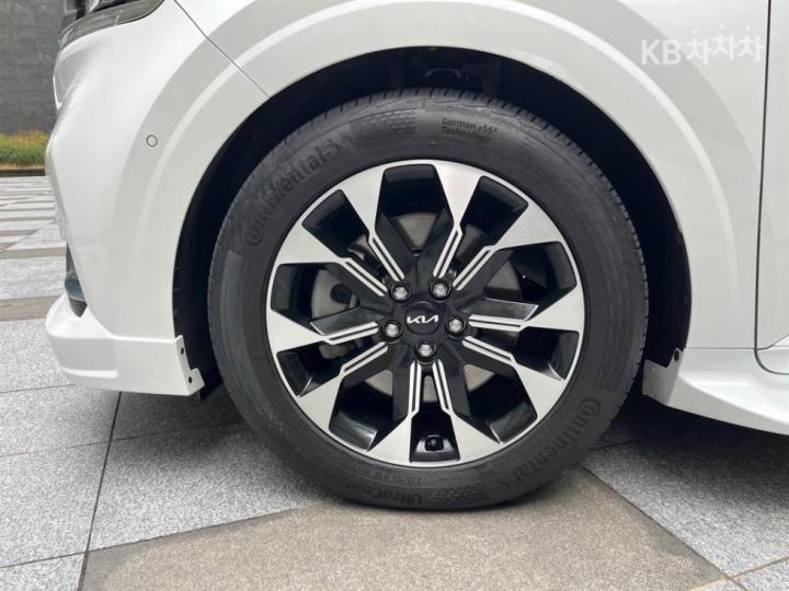 Kia Carnival G3.5 GDI Signature 8