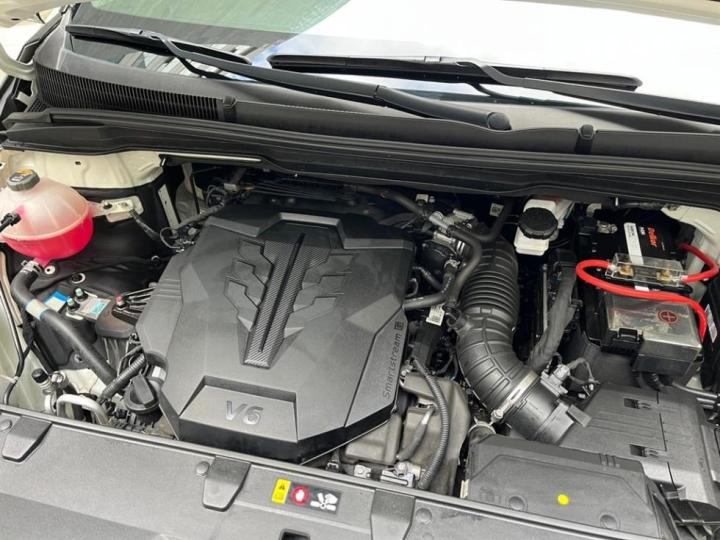 Kia Carnival G3.5 GDI Signature 9