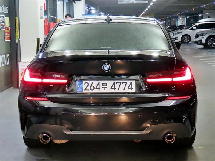 BMW 3 Series G20 320i M Sport Black Suit Edition 6