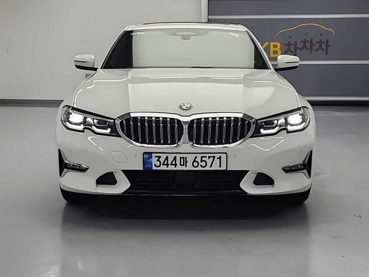 BMW 3 Series G20 320i Luxury 3