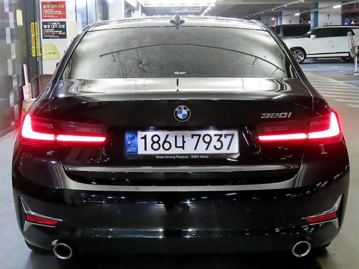 BMW 3 Series G20 320i Luxury 6