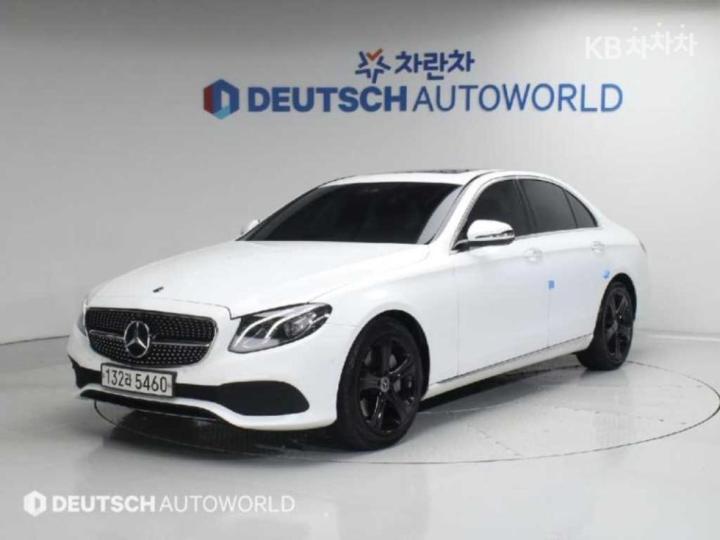 Mercedes-Benz E-Class W213 E300 Avantgarde 2