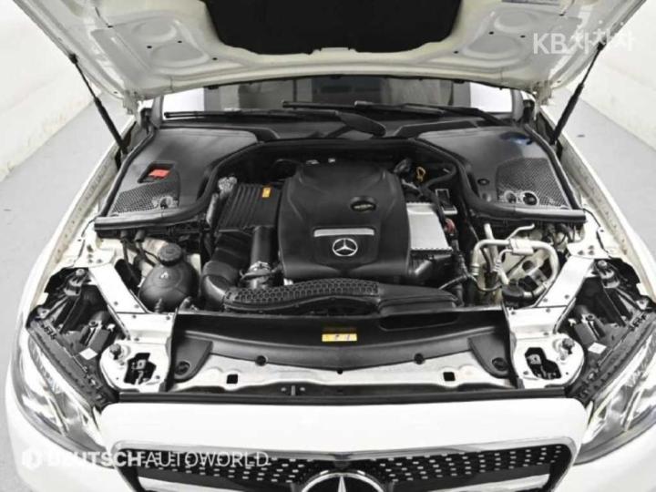 Mercedes-Benz E-Class W213 E300 Avantgarde 7
