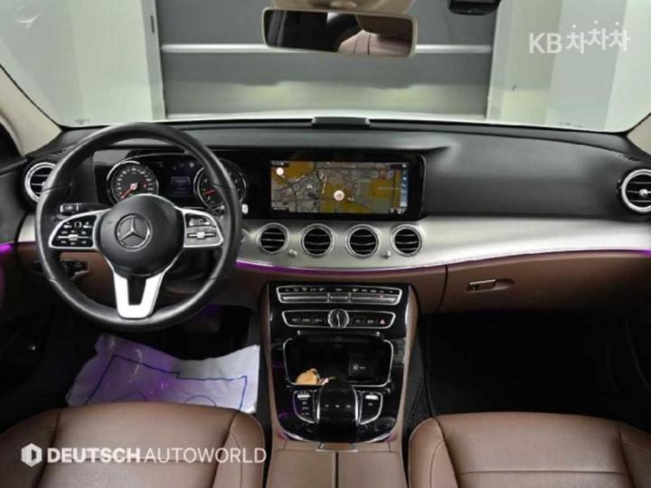 Mercedes-Benz E-Class W213 E300 Avantgarde 8